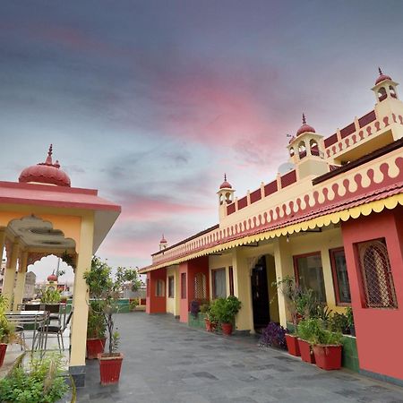 Collection O Vijay Niwas Hotel Kukas Exterior photo