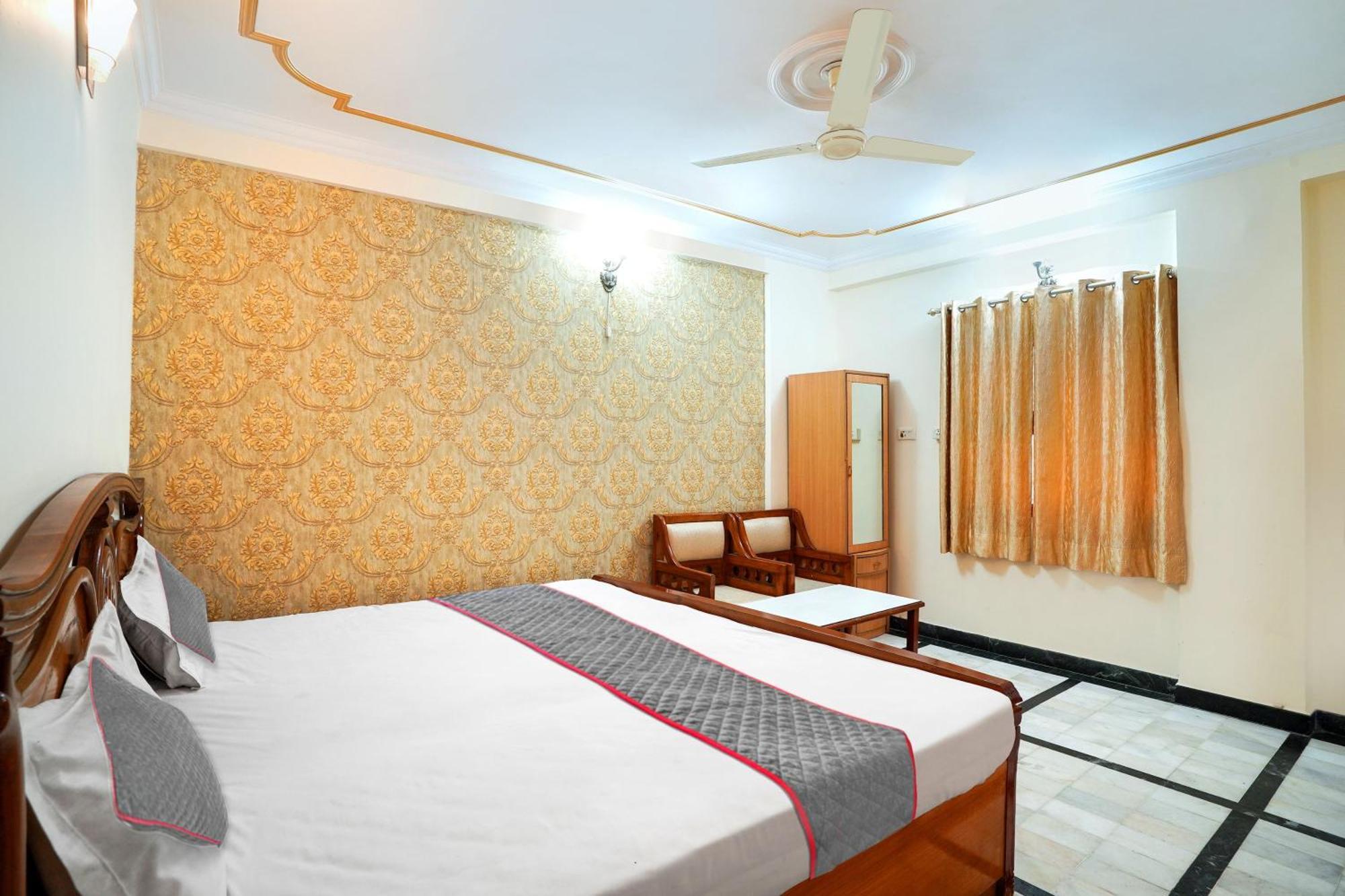 Collection O Vijay Niwas Hotel Kukas Exterior photo