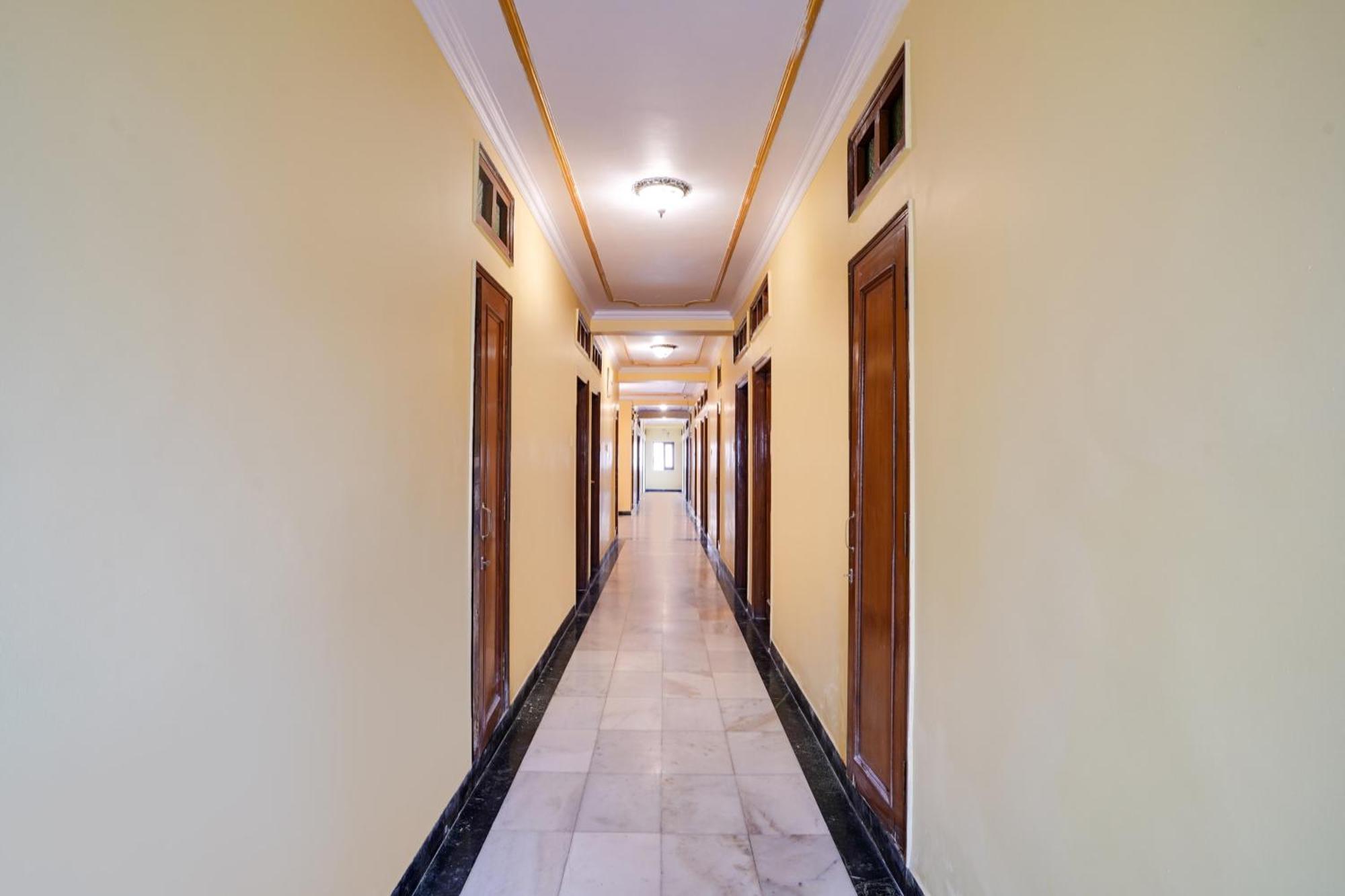 Collection O Vijay Niwas Hotel Kukas Exterior photo