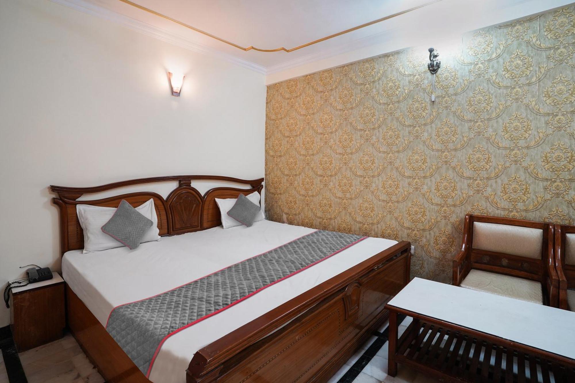 Collection O Vijay Niwas Hotel Kukas Exterior photo