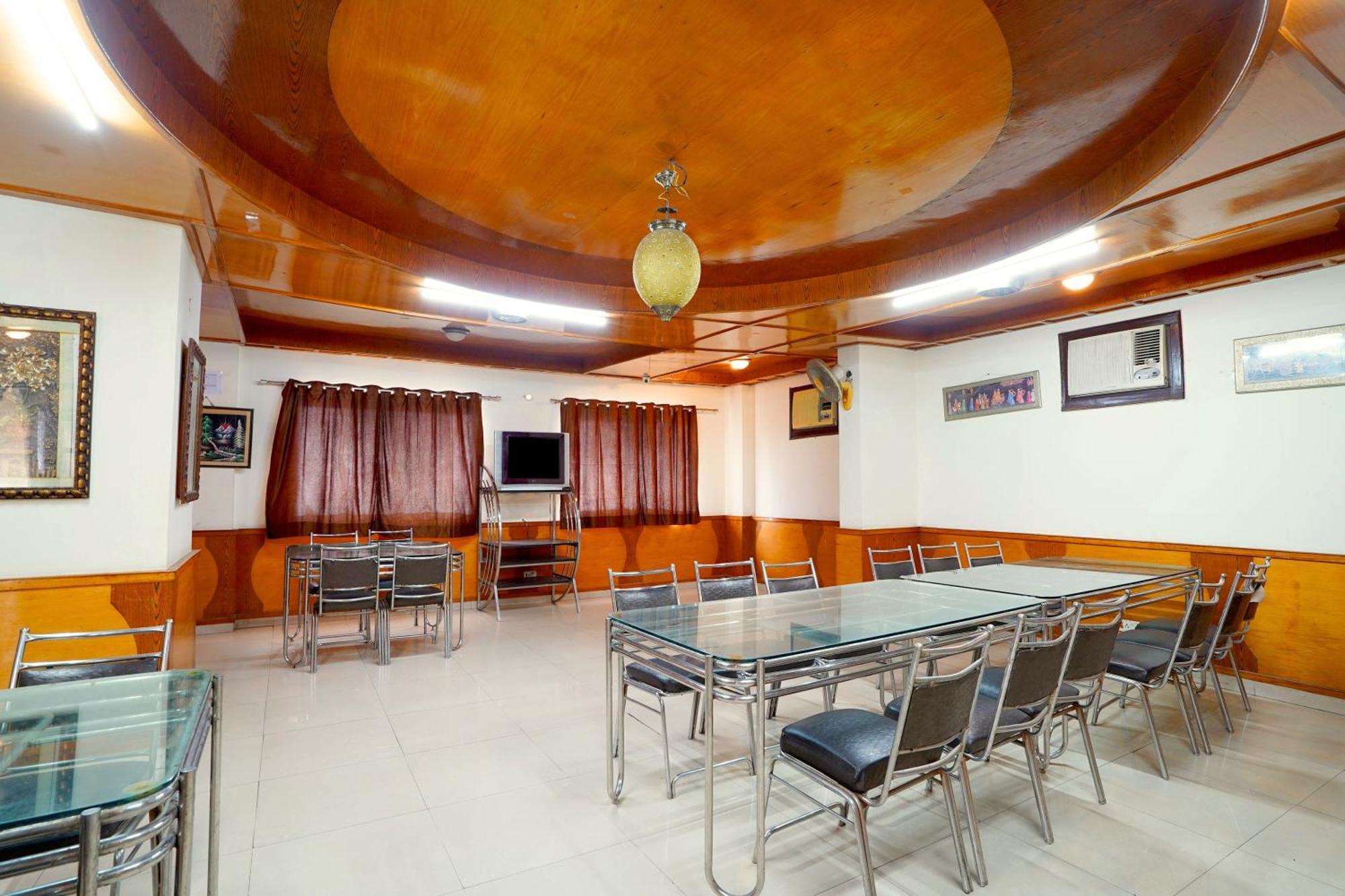 Collection O Vijay Niwas Hotel Kukas Exterior photo